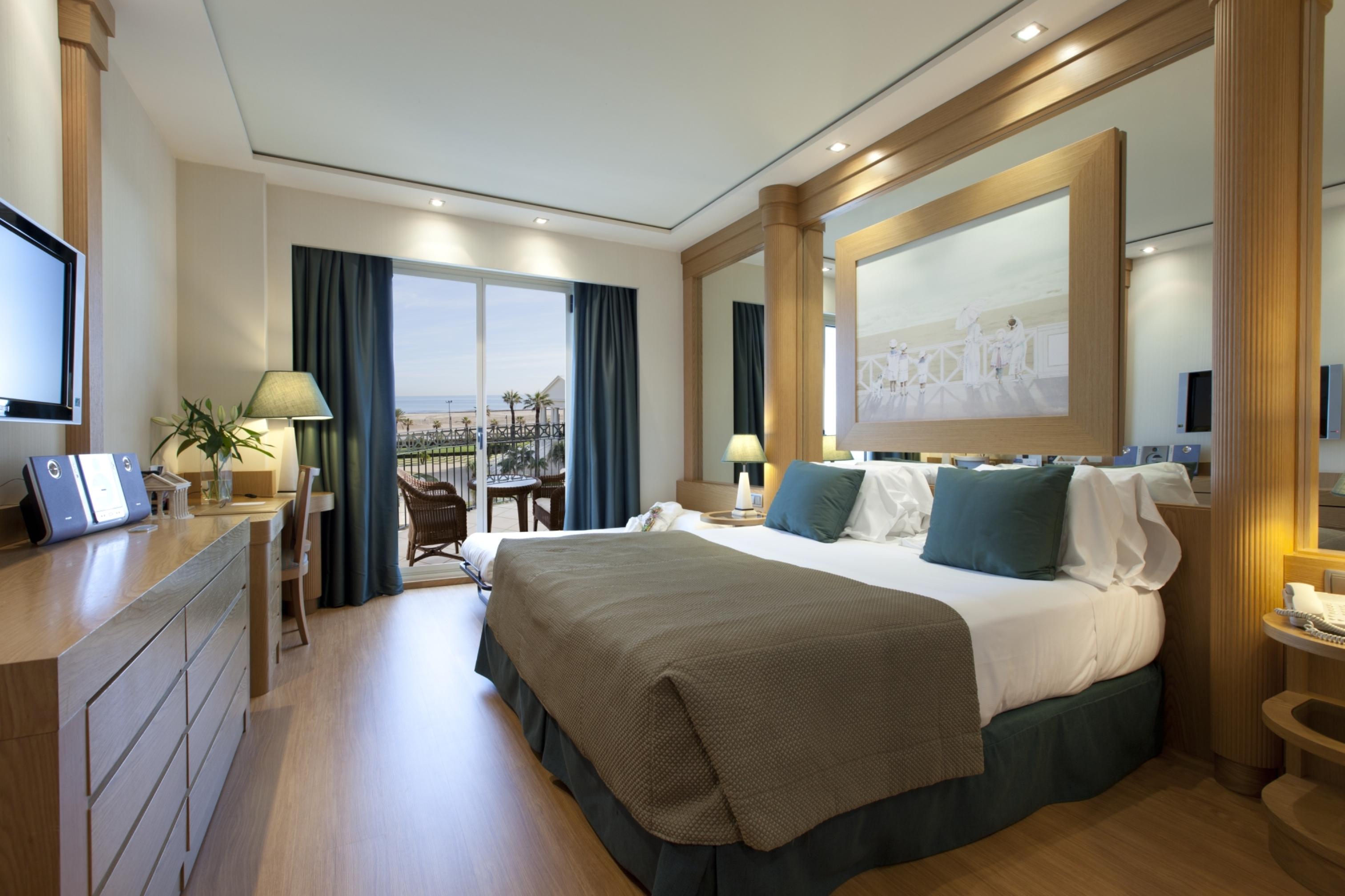 Las Arenas Balneario Resort Valenza Esterno foto A room at the hotel