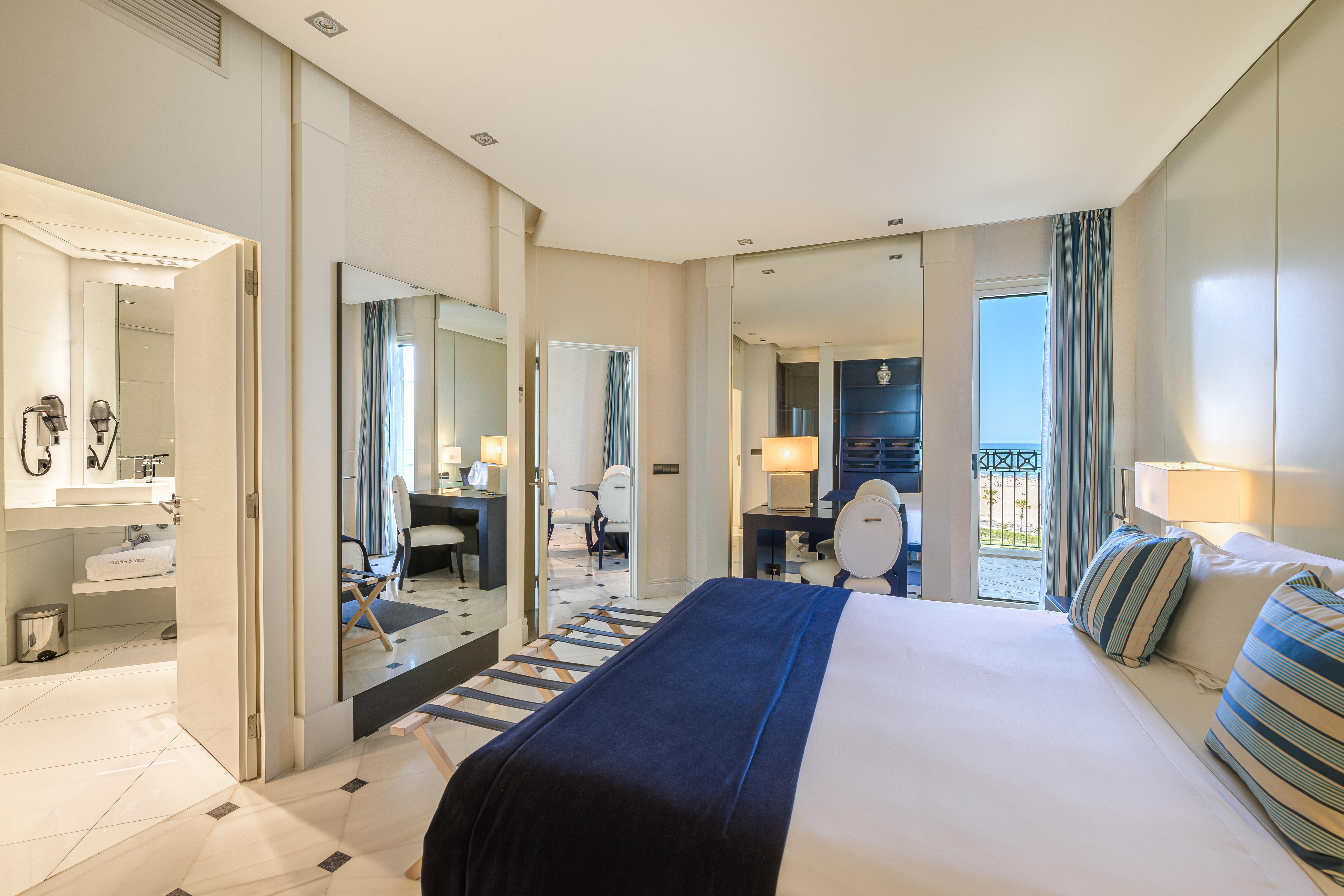 Las Arenas Balneario Resort Valenza Esterno foto A bedroom at the hotel