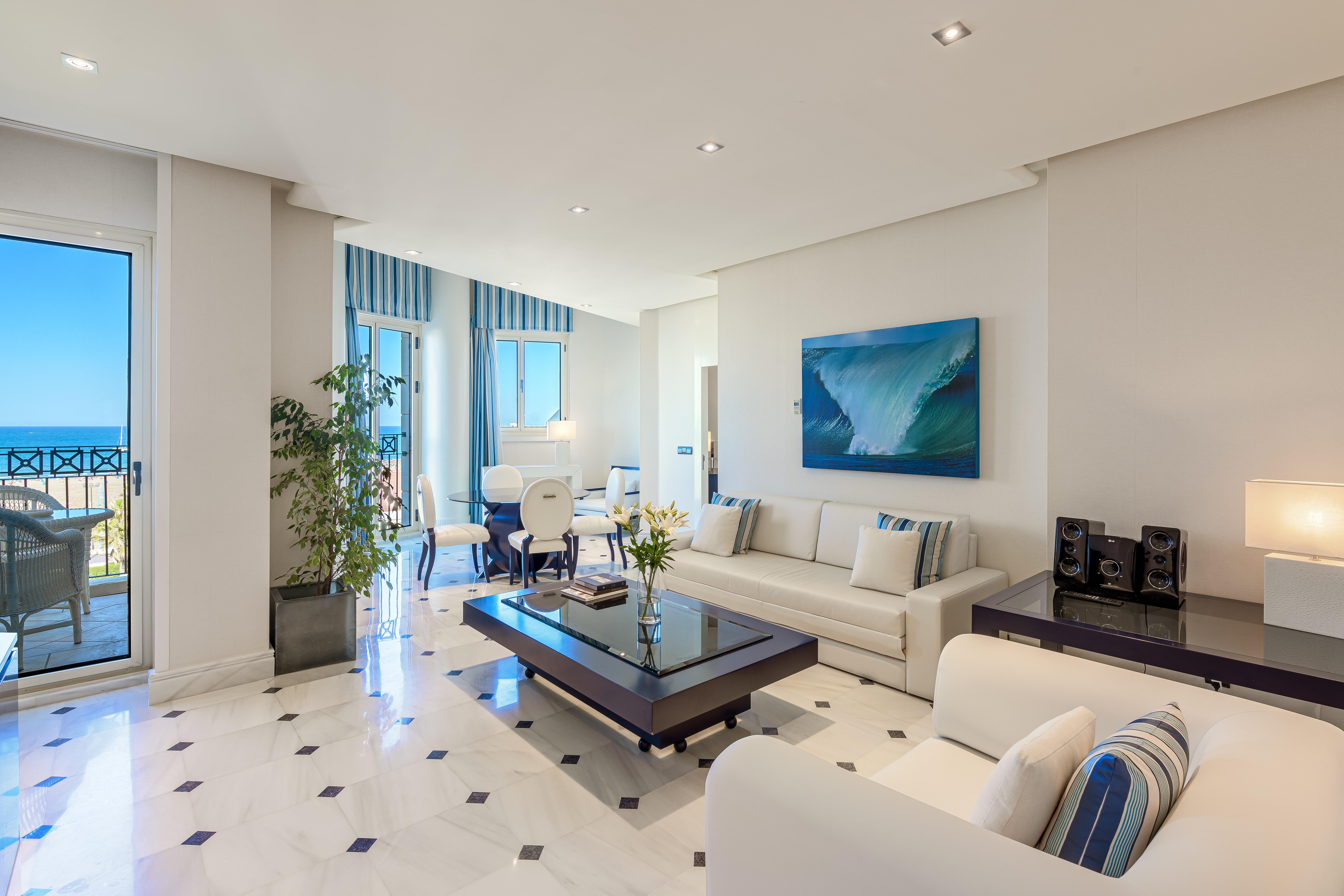 Las Arenas Balneario Resort Valenza Esterno foto A living room at the Four Seasons Hotel, in the heart of the city