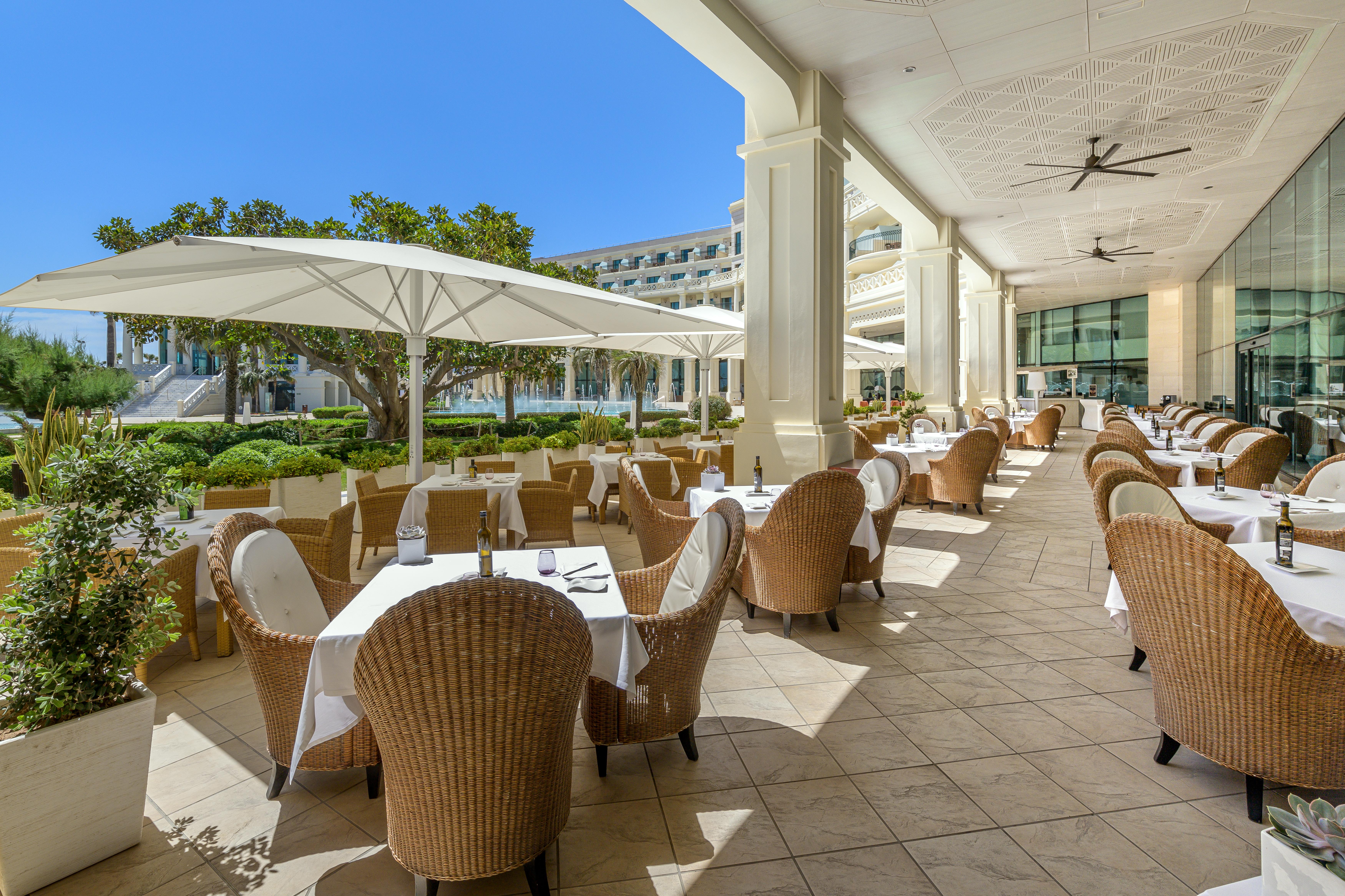 Las Arenas Balneario Resort Valenza Esterno foto The Terrace