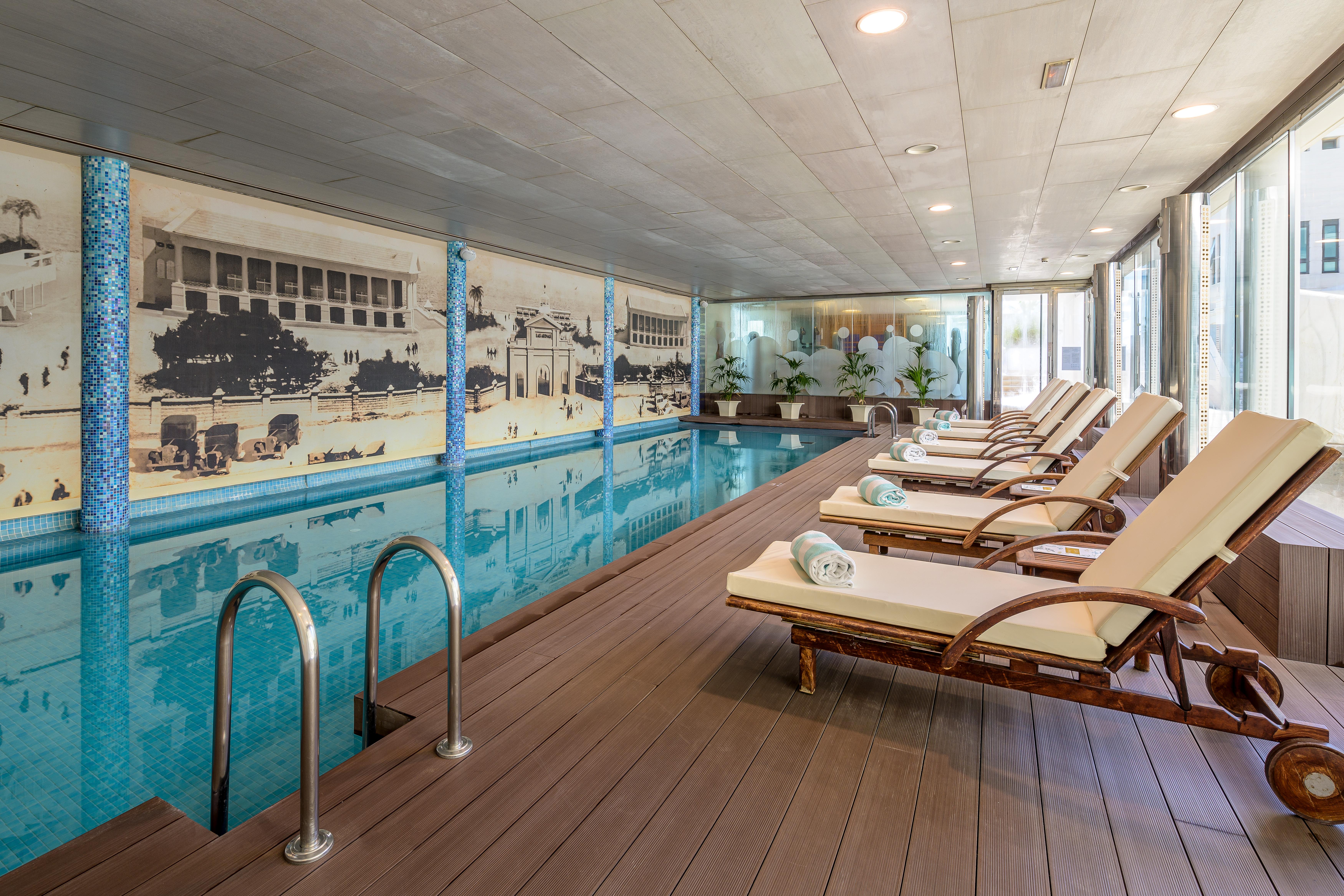 Las Arenas Balneario Resort Valenza Esterno foto The swimming pool