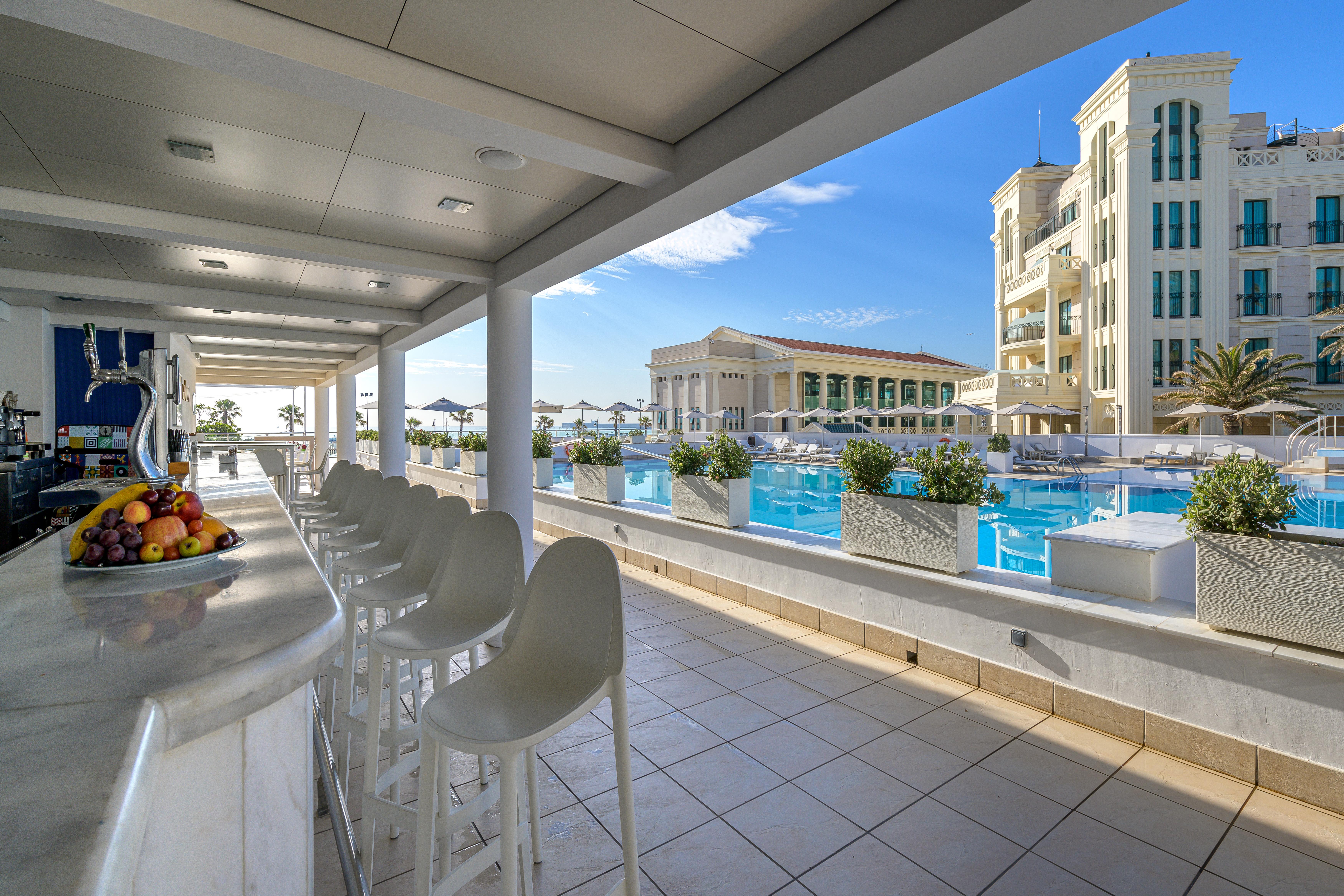 Las Arenas Balneario Resort Valenza Esterno foto Pool at the Westin Athens