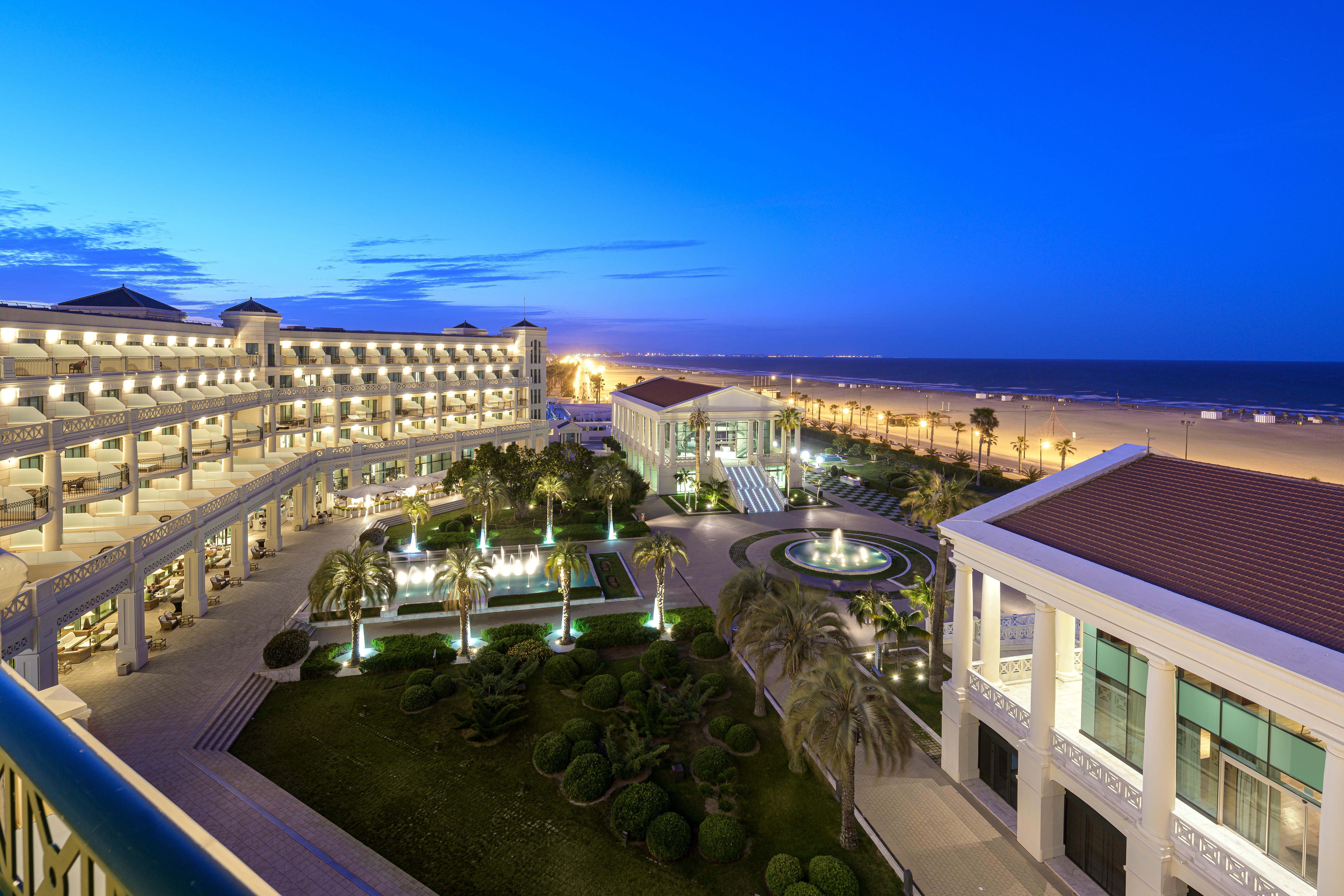 Las Arenas Balneario Resort Valenza Esterno foto Hilton Alexandria