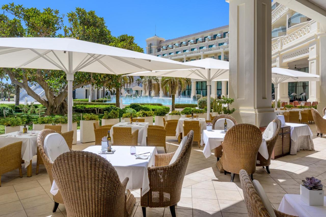 Las Arenas Balneario Resort Valenza Esterno foto The Colony Hotel