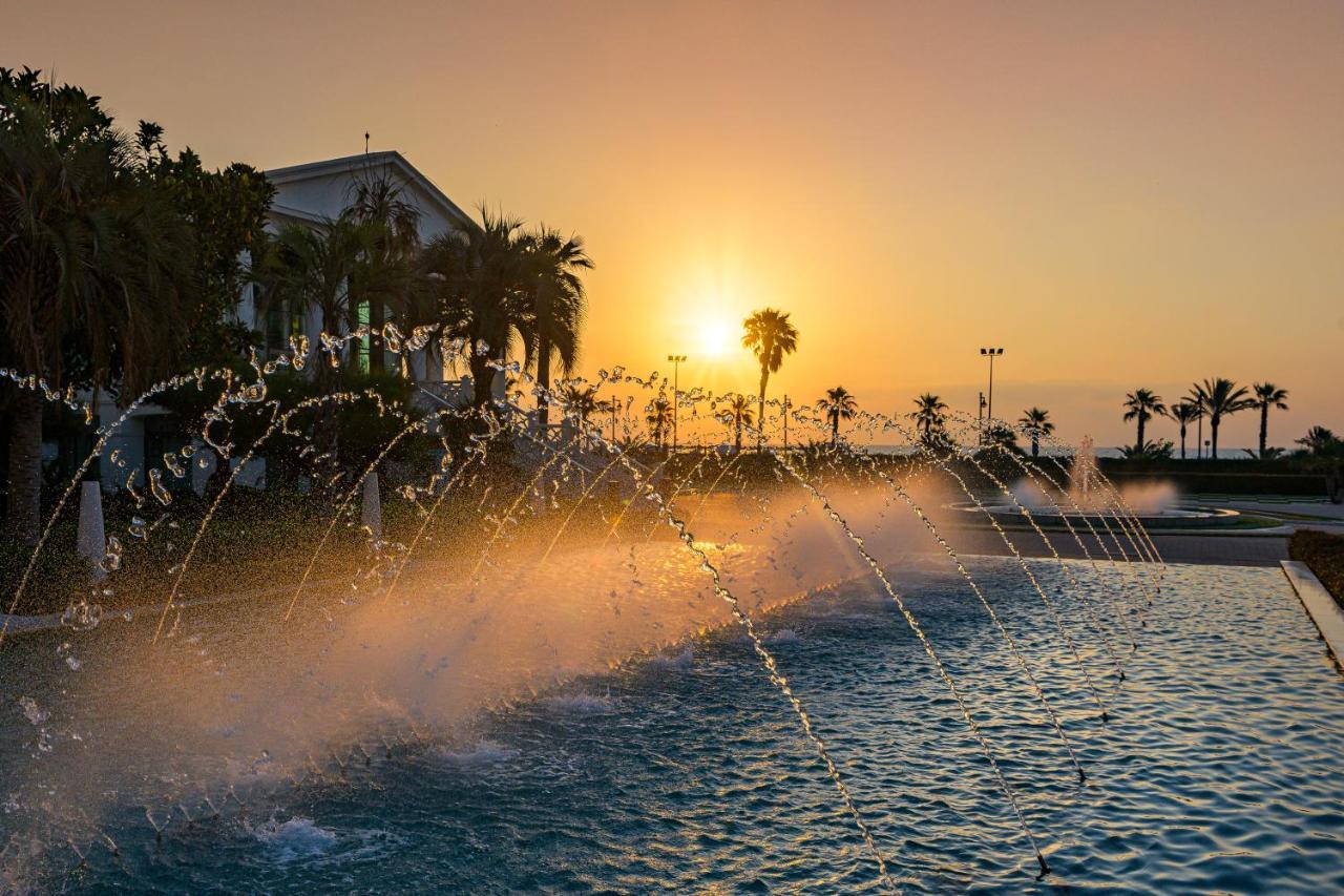 Las Arenas Balneario Resort Valenza Esterno foto Fountains at the Marina Mall